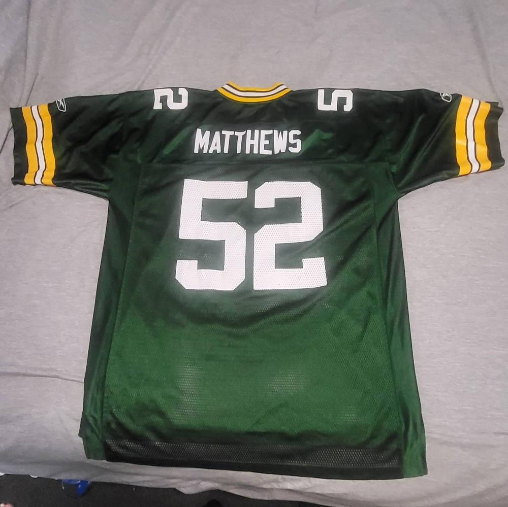 Green bay jersey #52